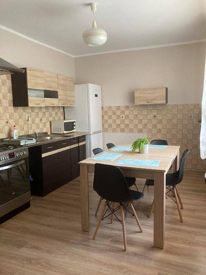 Mieszkanie Na Osiedlu Siedemsetlecia Uniejow Buitenkant foto